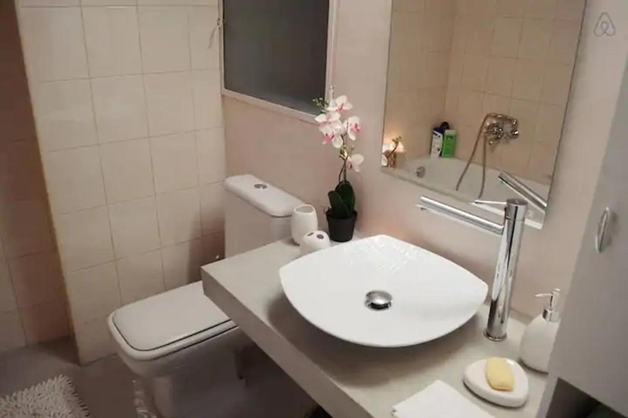 Openair Hot Tub/Big Balcony/Great Boutique Apt เอเธนส์ ภายนอก รูปภาพ