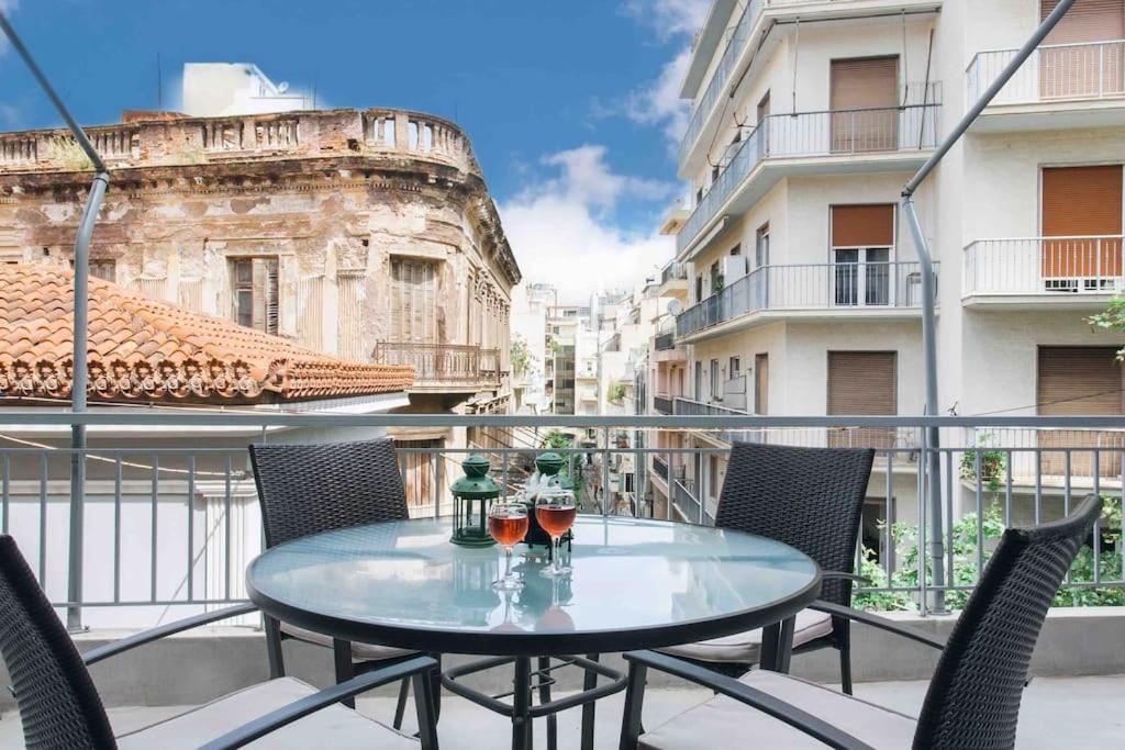 Openair Hot Tub/Big Balcony/Great Boutique Apt เอเธนส์ ภายนอก รูปภาพ